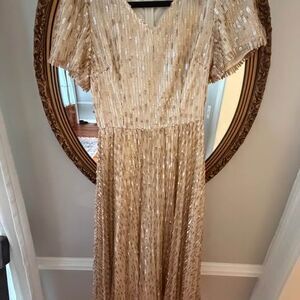 Ivy City Co Woman’s Beige Gold Sequin Dress Size XS Short Sleeve Homecoming
